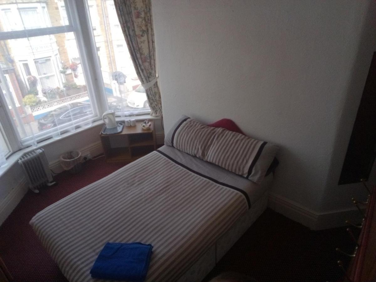 Myroomz Golden Strand Hotel Blackpool Exterior photo